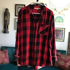 EVRI size 1X Red & Black Buffalo Plaid Hi-Lo Button Front Lumberjack Shirt
